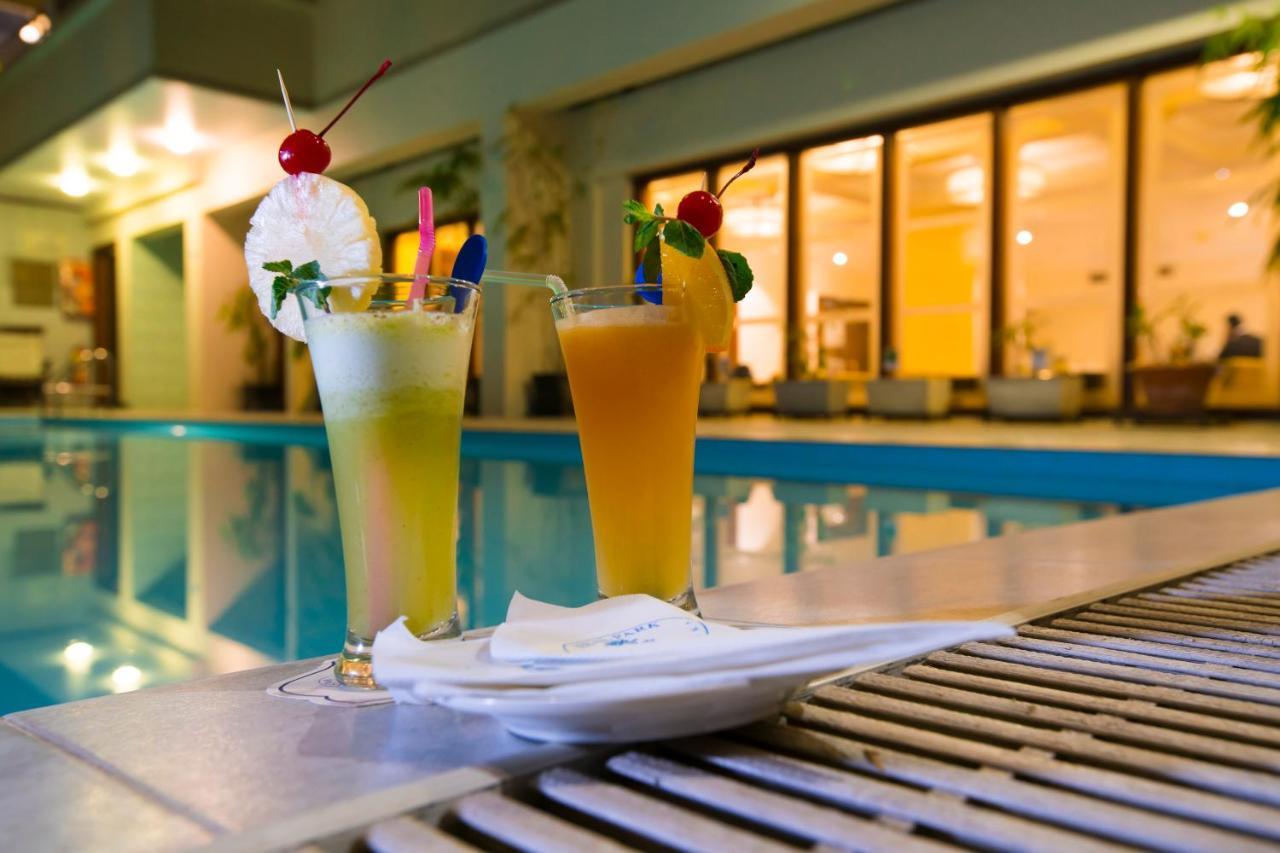 Royal Park Residence Hotel Дака Екстериор снимка
