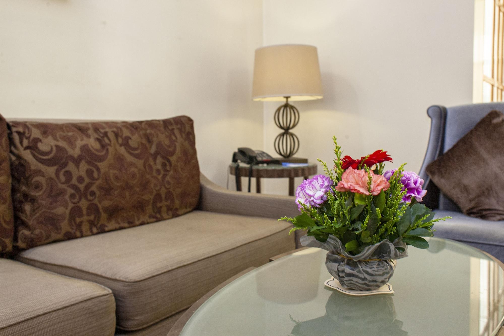 Royal Park Residence Hotel Дака Екстериор снимка