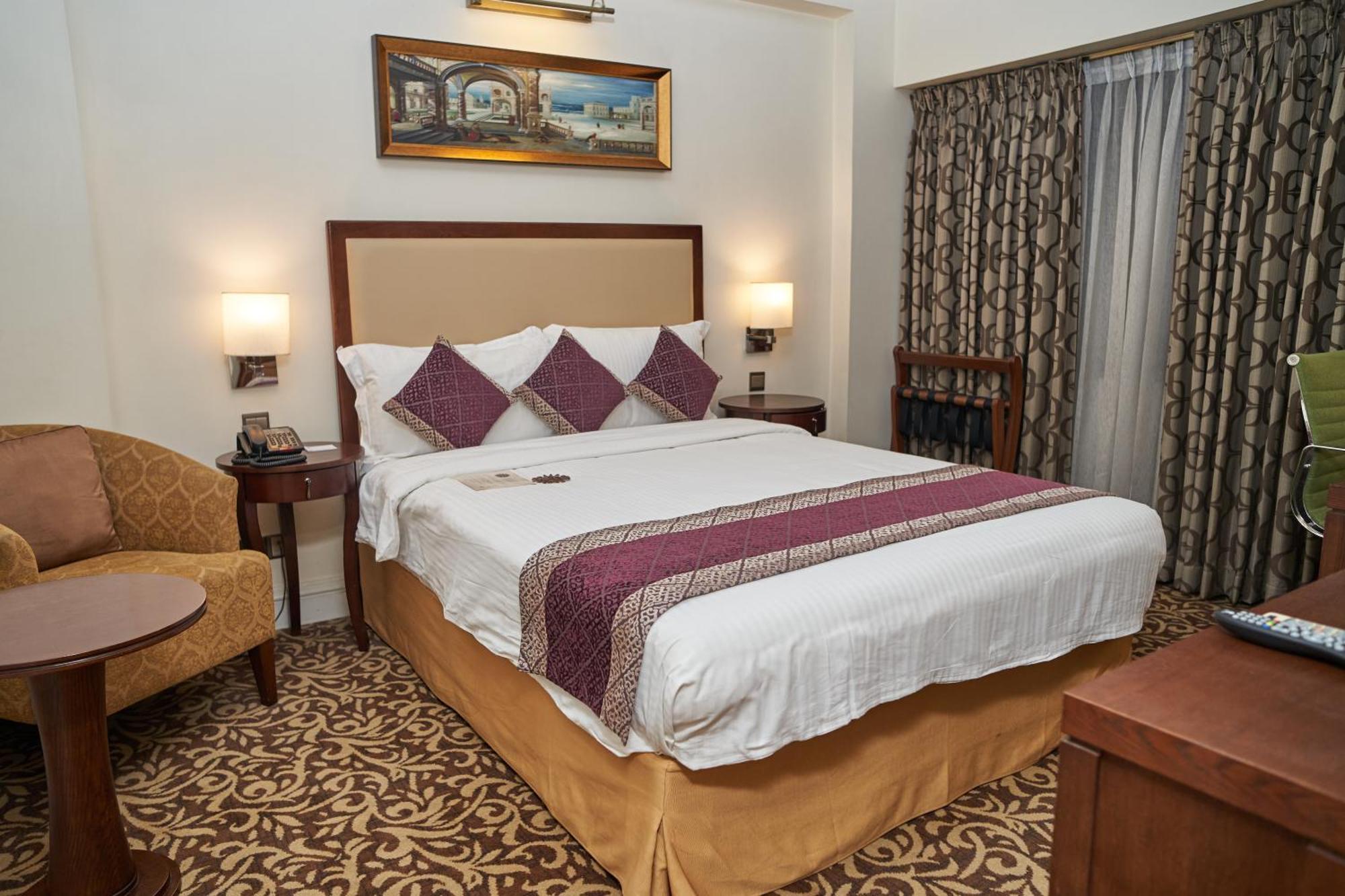 Royal Park Residence Hotel Дака Екстериор снимка