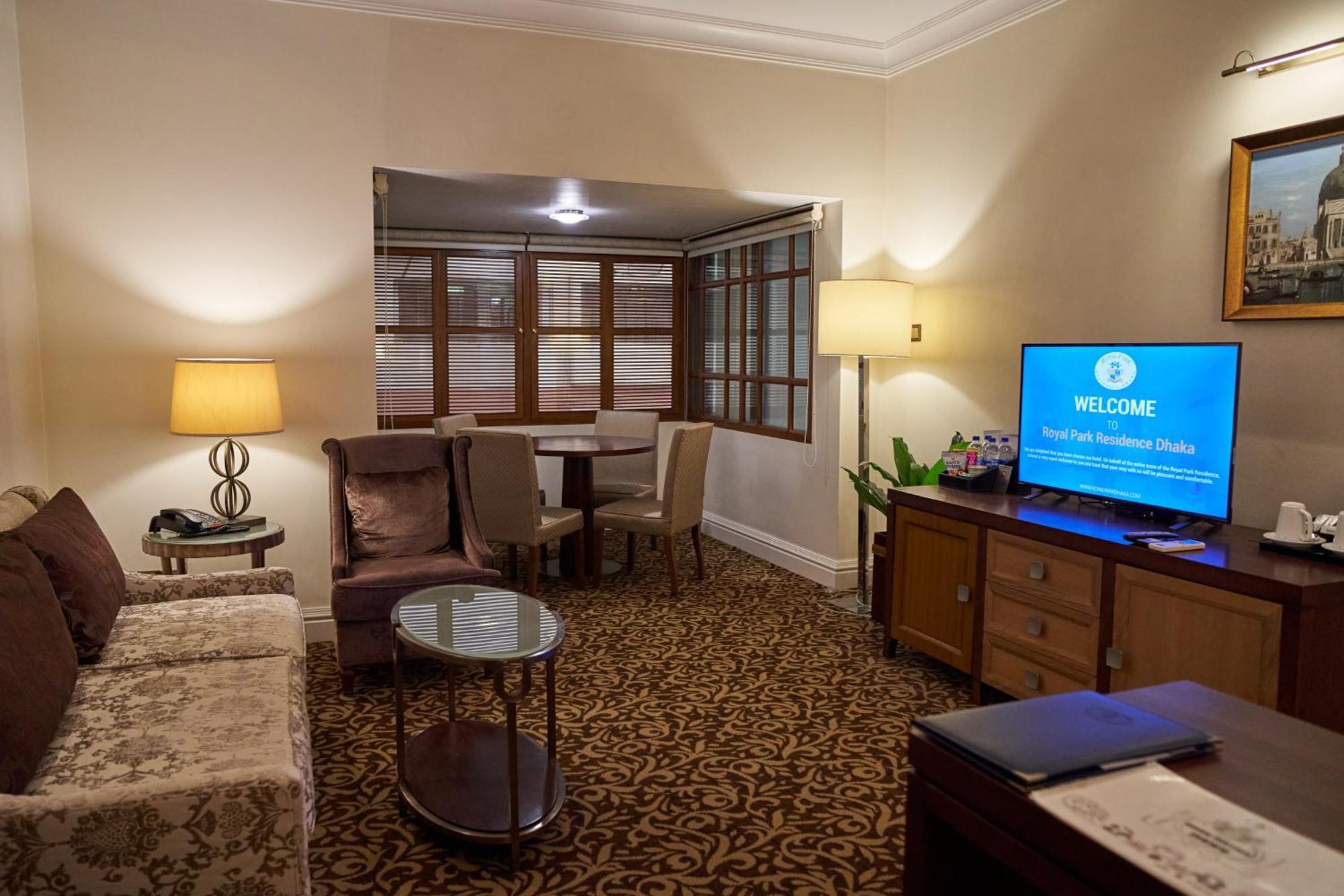 Royal Park Residence Hotel Дака Екстериор снимка