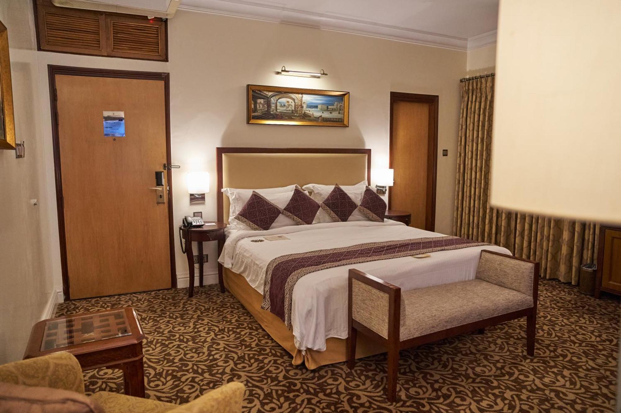 Royal Park Residence Hotel Дака Екстериор снимка