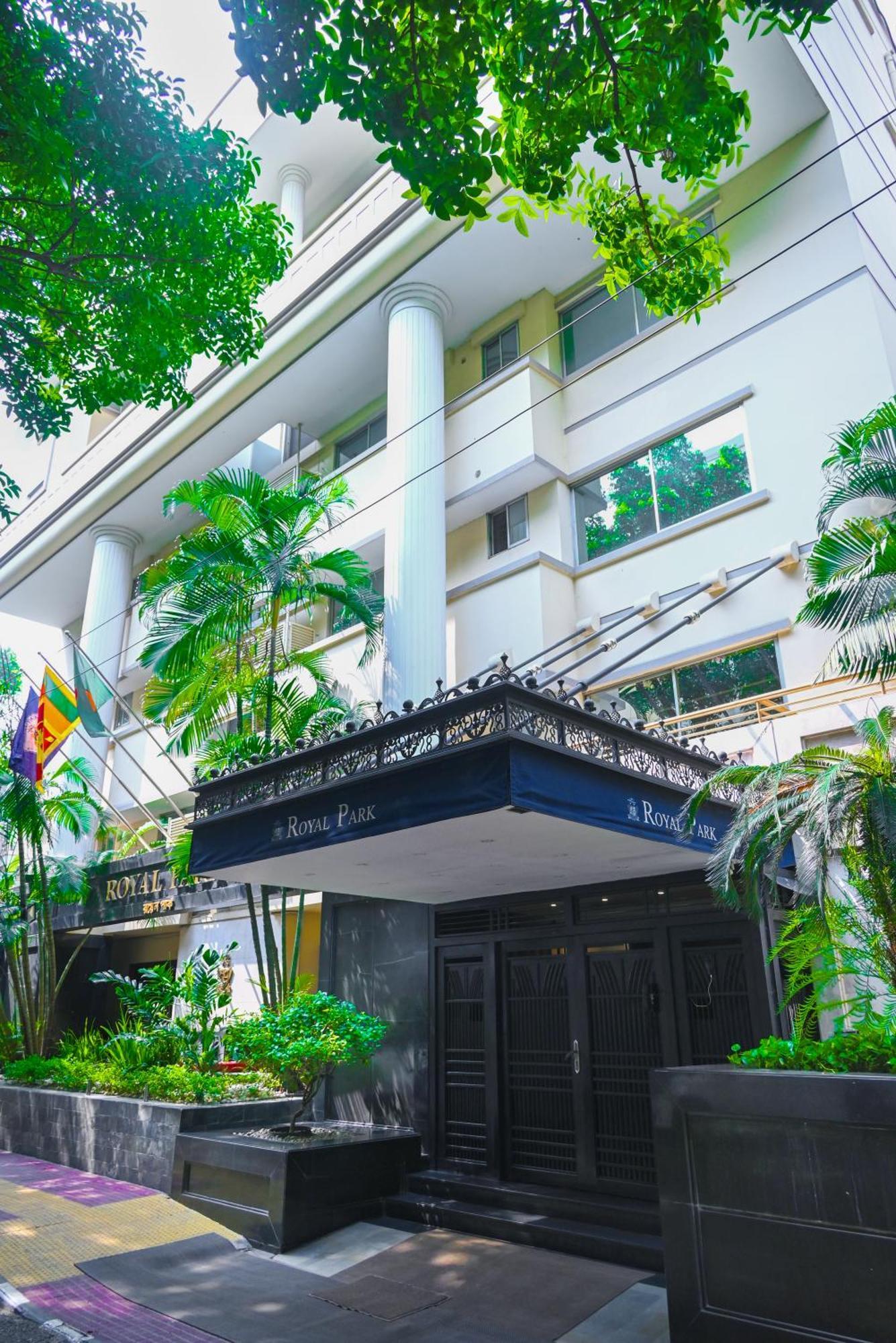 Royal Park Residence Hotel Дака Екстериор снимка