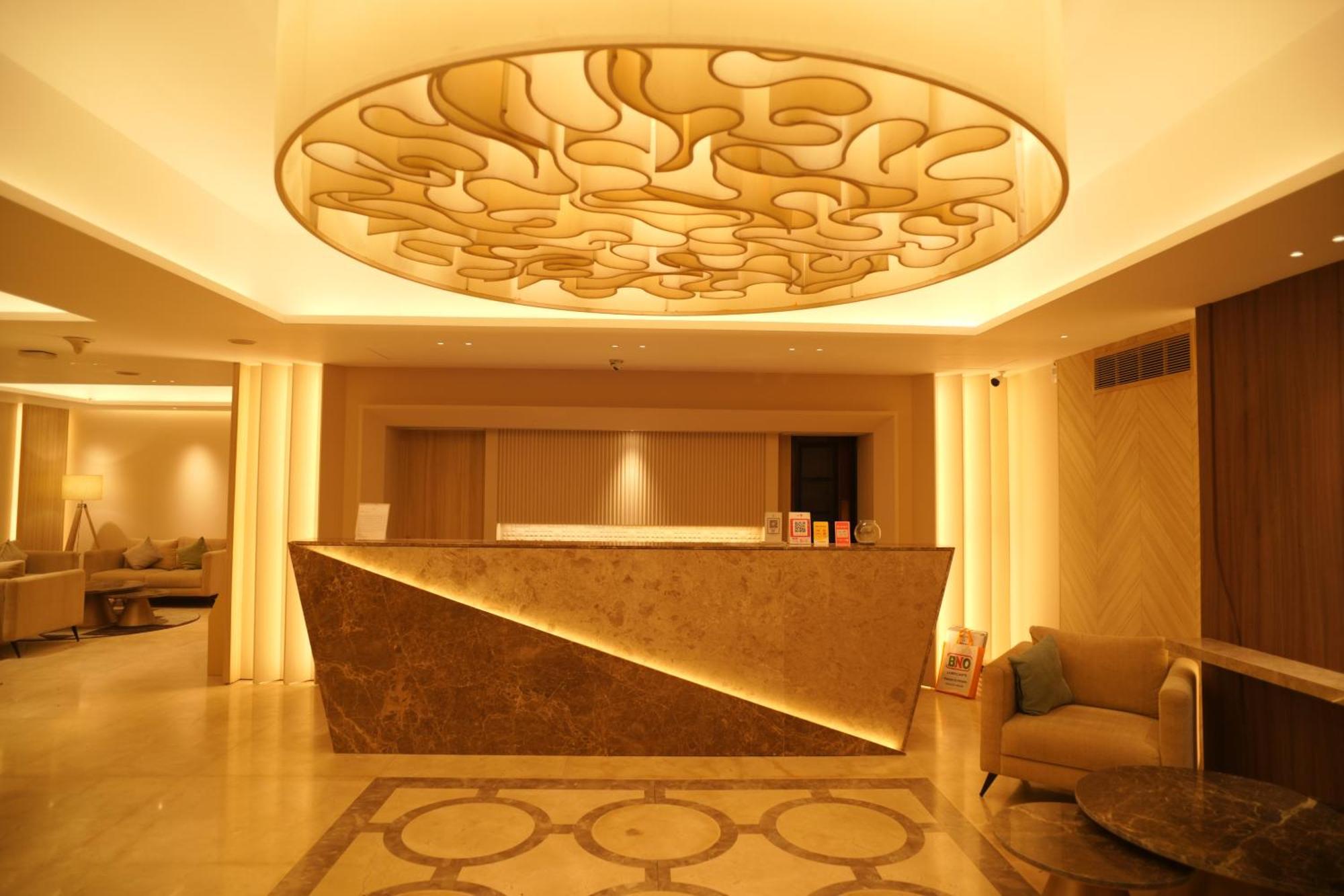 Royal Park Residence Hotel Дака Екстериор снимка